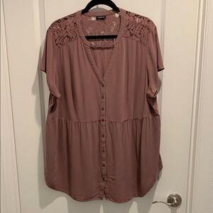 Torrid Dusty Rose Buttoned Relaxed Lace Blouse N004